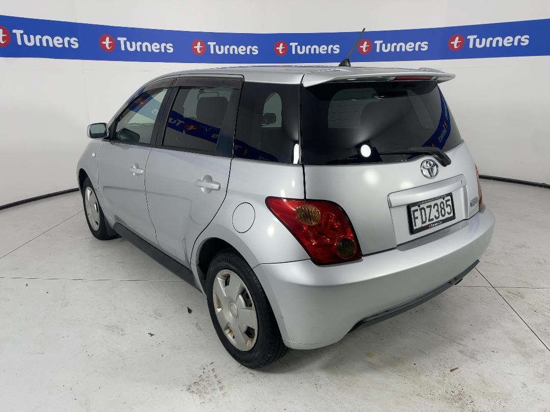 Photo '5' of Toyota IST Photo '5' of Toyota IST