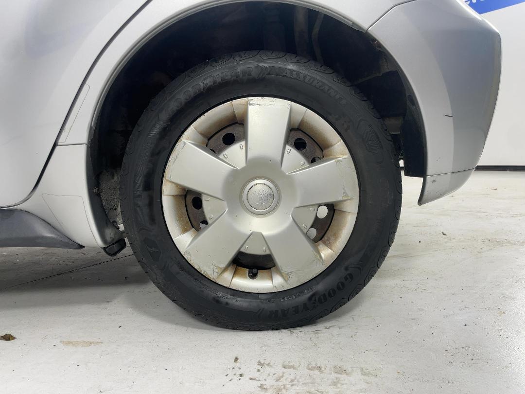 Photo '11' of Toyota IST Photo '11' of Toyota IST