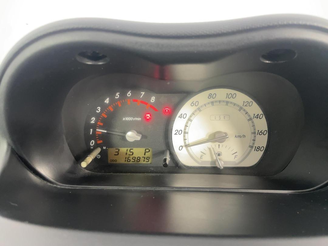 Photo '21' of Toyota IST Photo '21' of Toyota IST