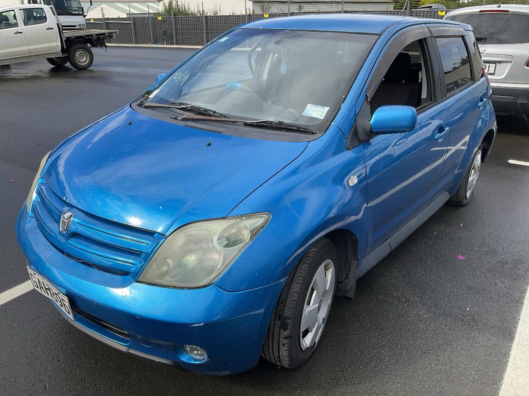 Photo '4' of Toyota IST