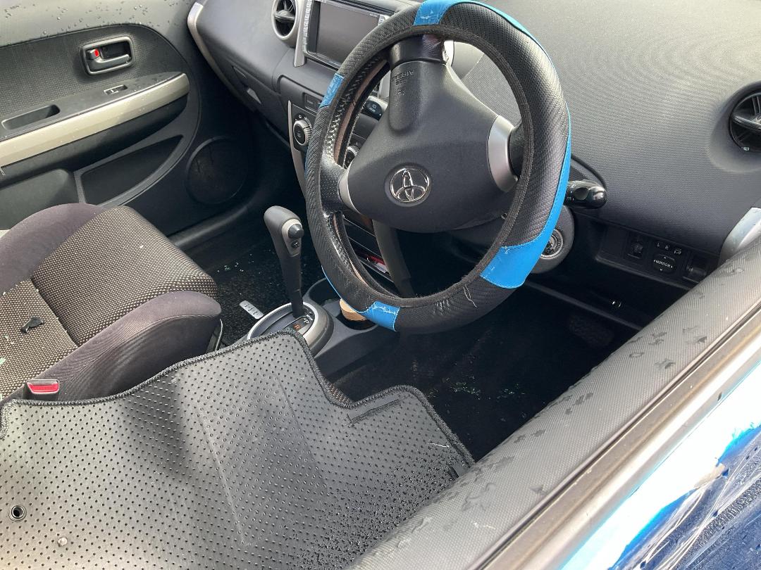 Photo '10' of Toyota IST