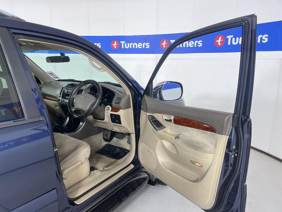 Photo '15' of Toyota Landcruiser Prado