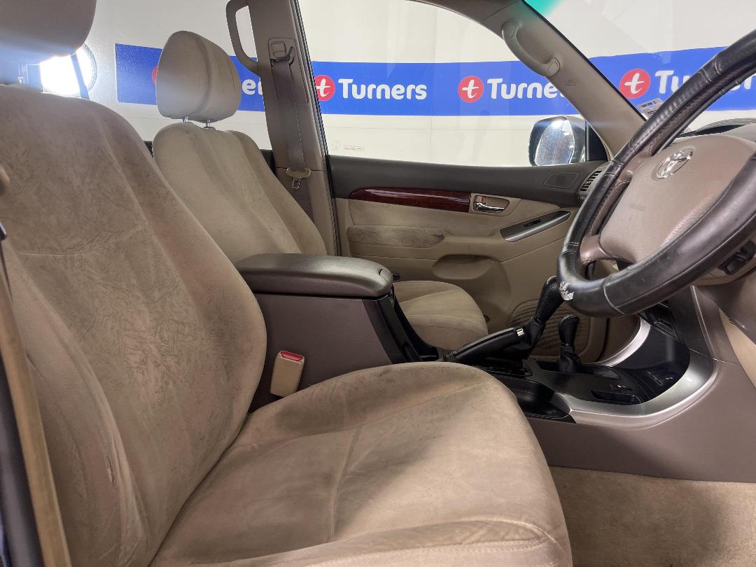 Photo '16' of Toyota Landcruiser Prado