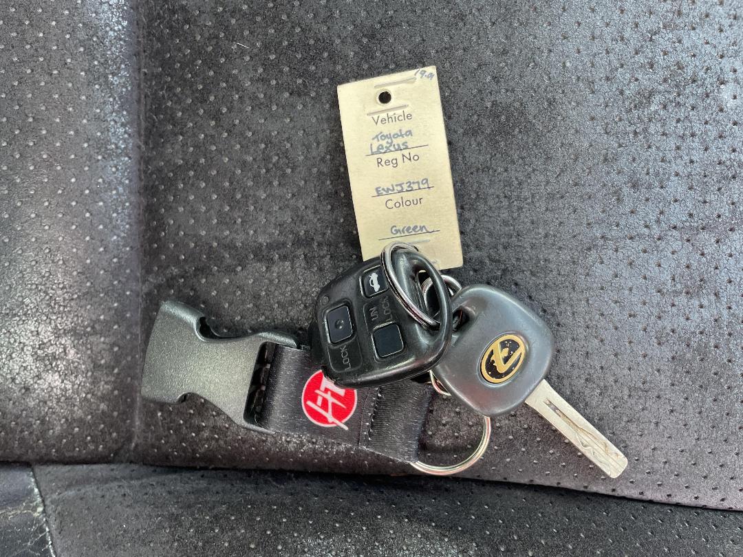 Photo '15' of Toyota Lexus IS 200 Photo '15' of Toyota Lexus IS 200