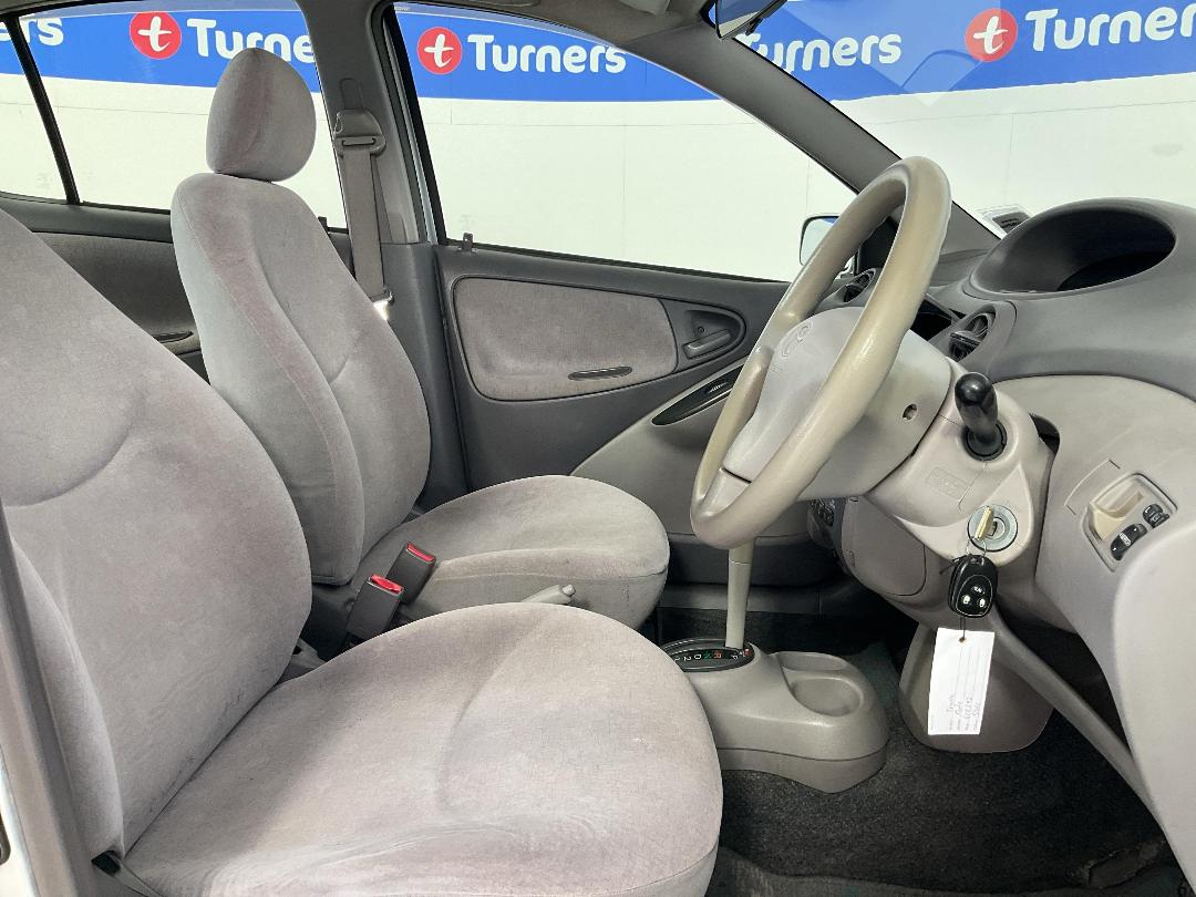 Photo '16' of Toyota Platz