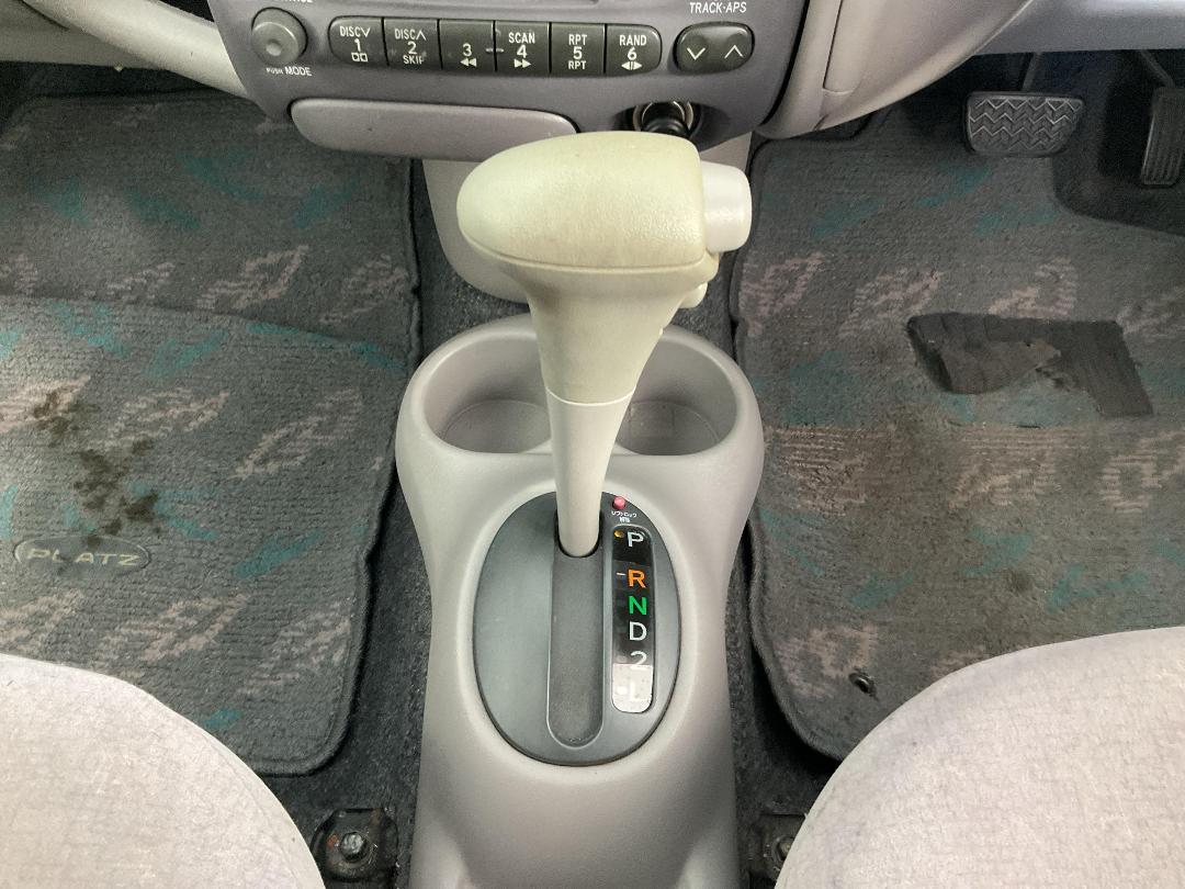 Photo '18' of Toyota Platz