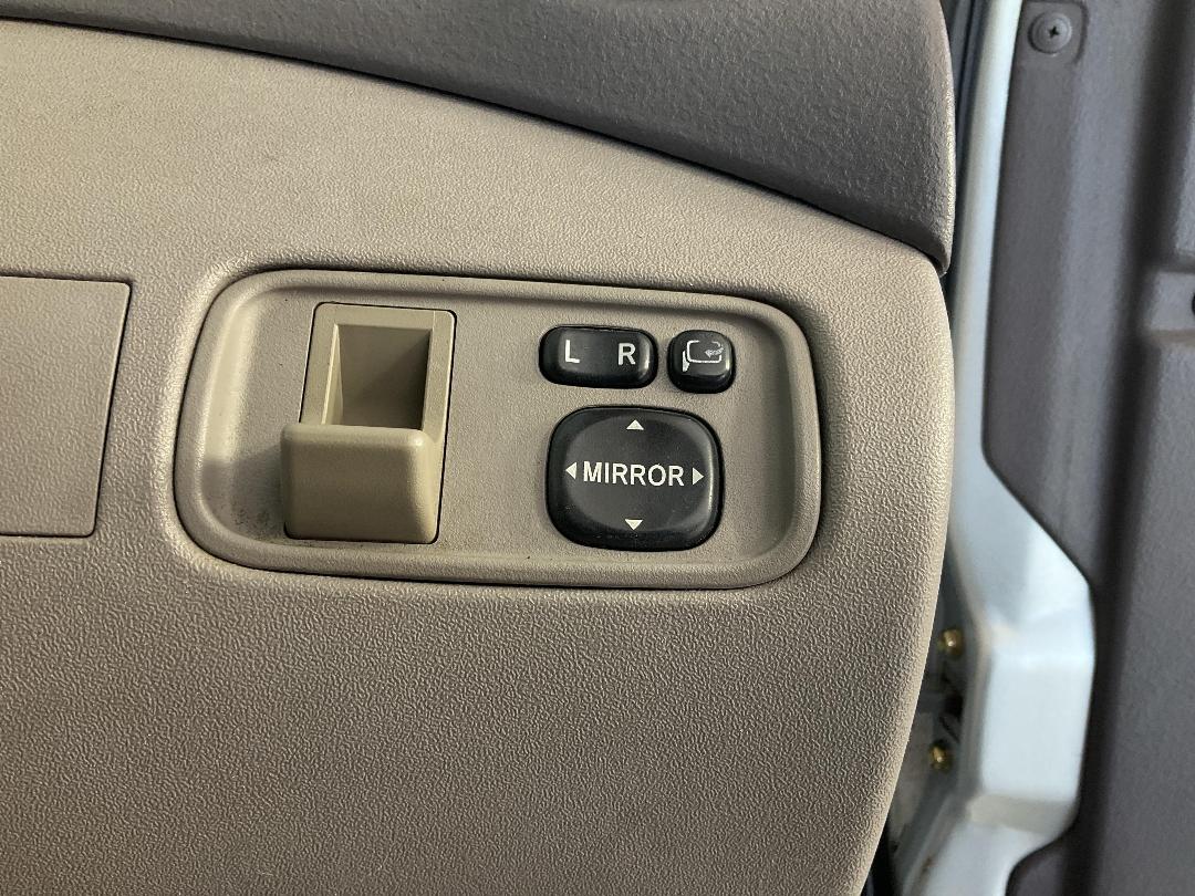 Photo '26' of Toyota Platz