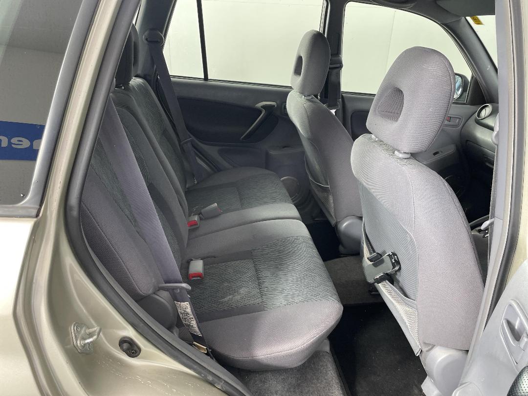 Photo '20' of Toyota Rav4