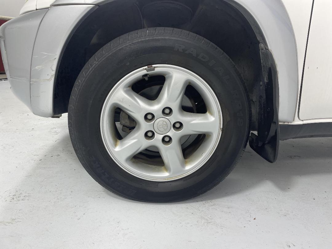 Photo '10' of Toyota Rav4