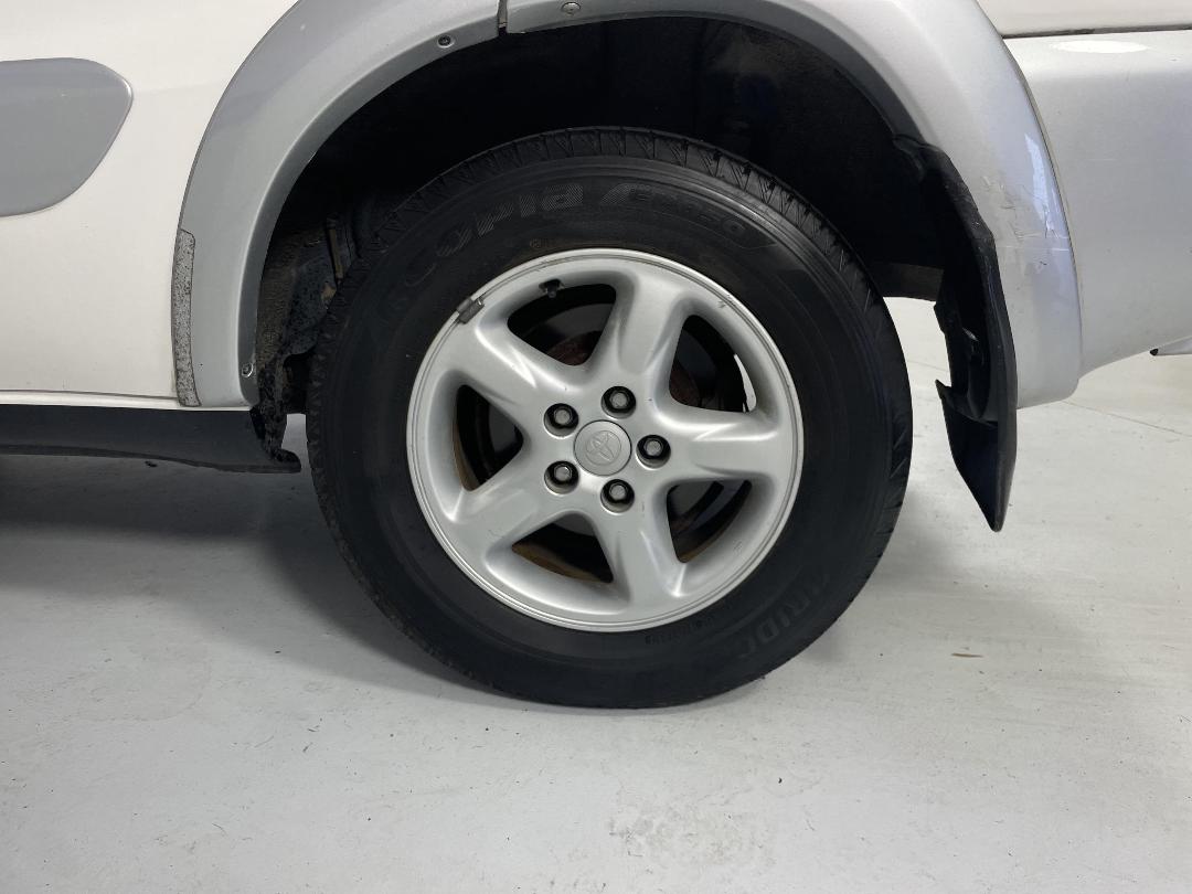 Photo '11' of Toyota Rav4