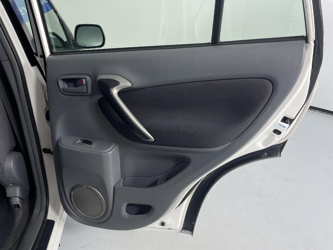 Photo '19' of Toyota Rav4