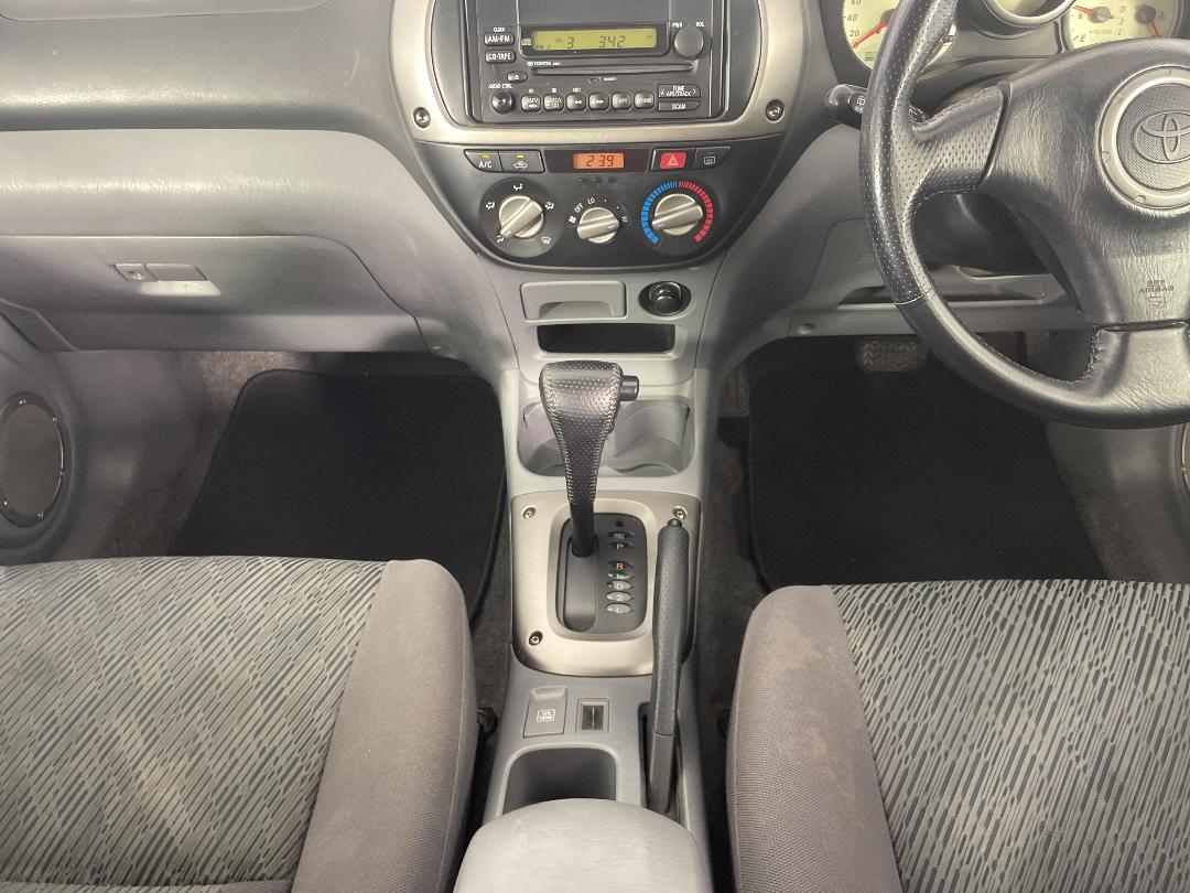 Photo '18' of Toyota Rav4