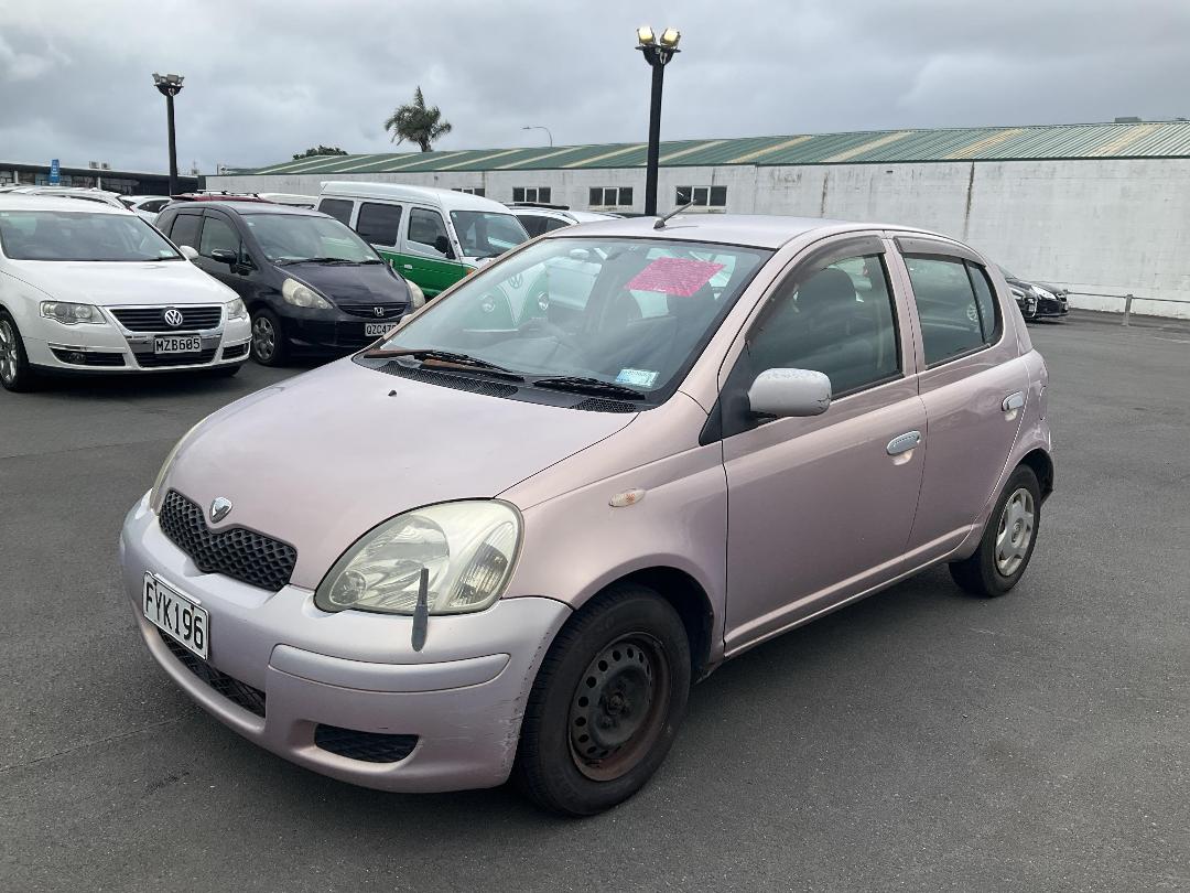 Photo '3' of Toyota Vitz Photo '3' of Toyota Vitz