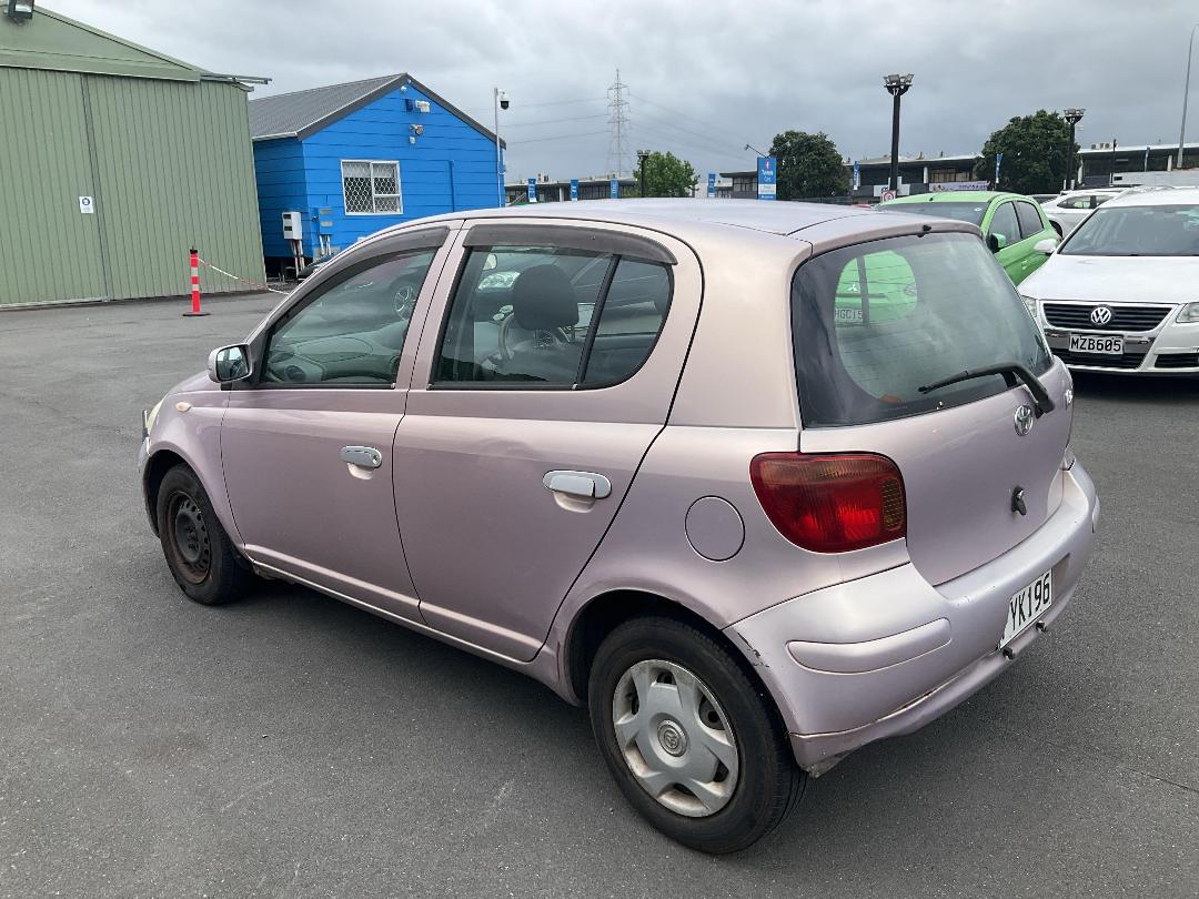 Photo '5' of Toyota Vitz Photo '5' of Toyota Vitz