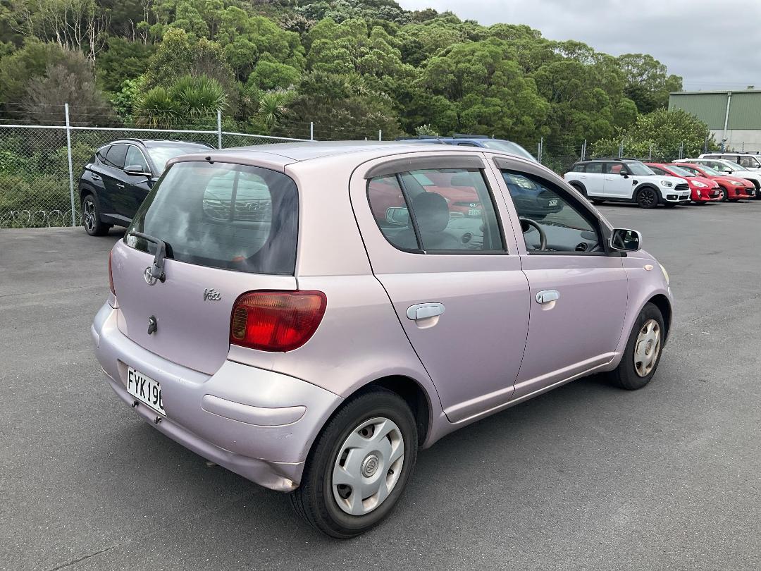 Photo '4' of Toyota Vitz Photo '4' of Toyota Vitz