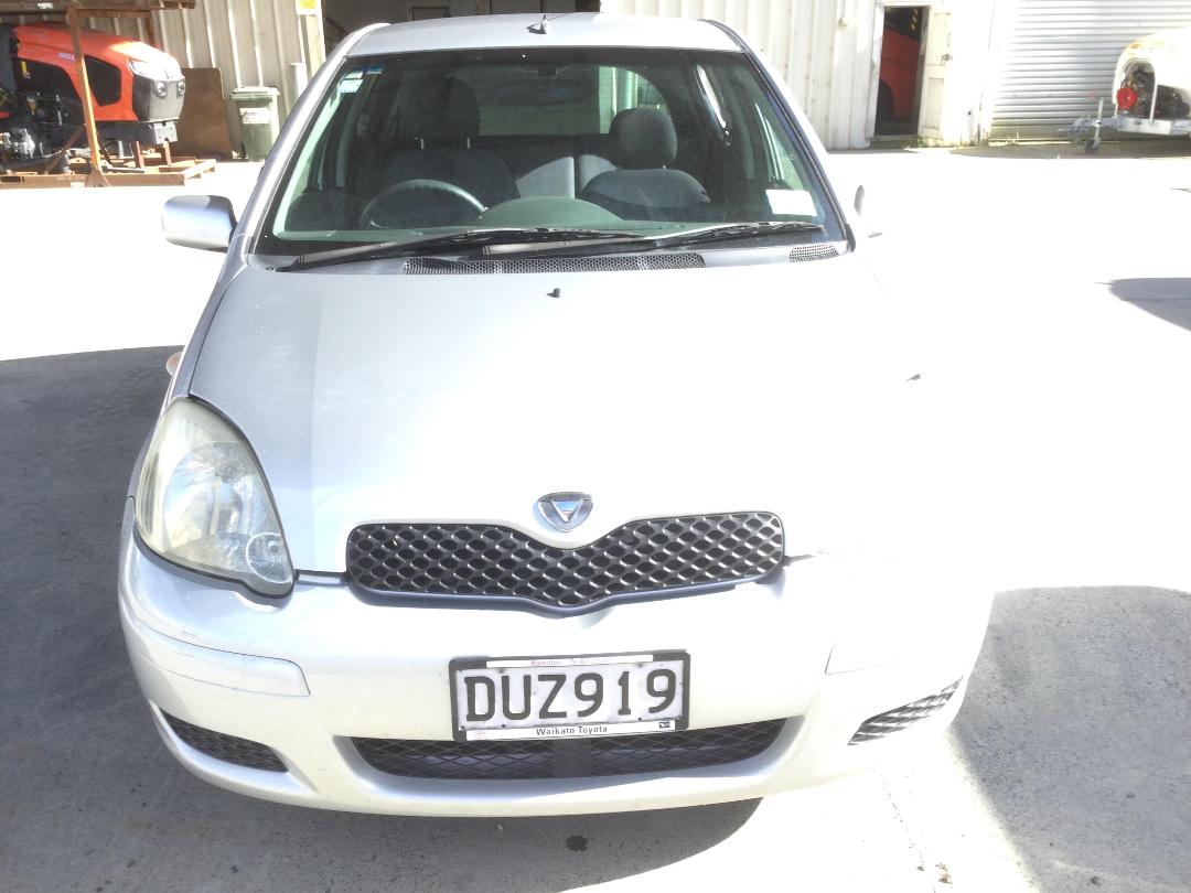 Photo '2' of Toyota Vitz Photo '2' of Toyota Vitz