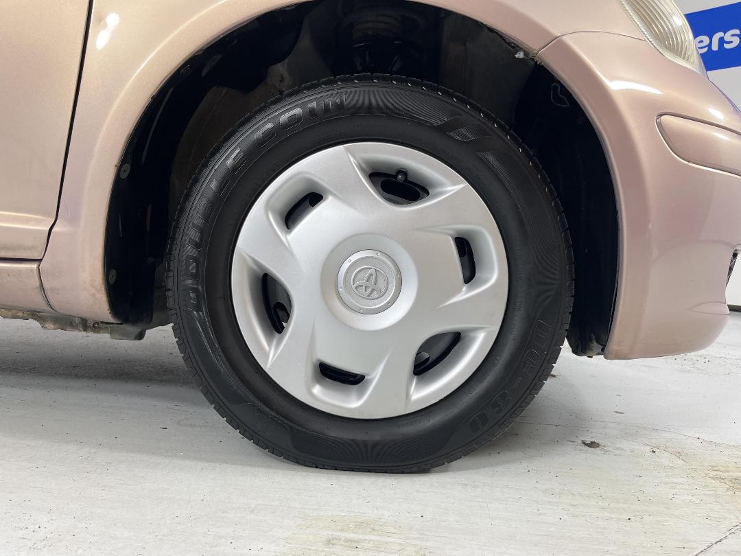 Photo '9' of Toyota Vitz Photo '9' of Toyota Vitz