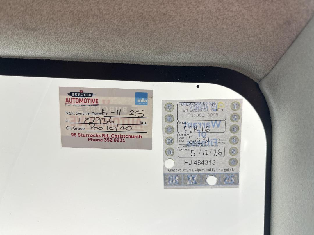 Photo '23' of Toyota Vitz Photo '23' of Toyota Vitz