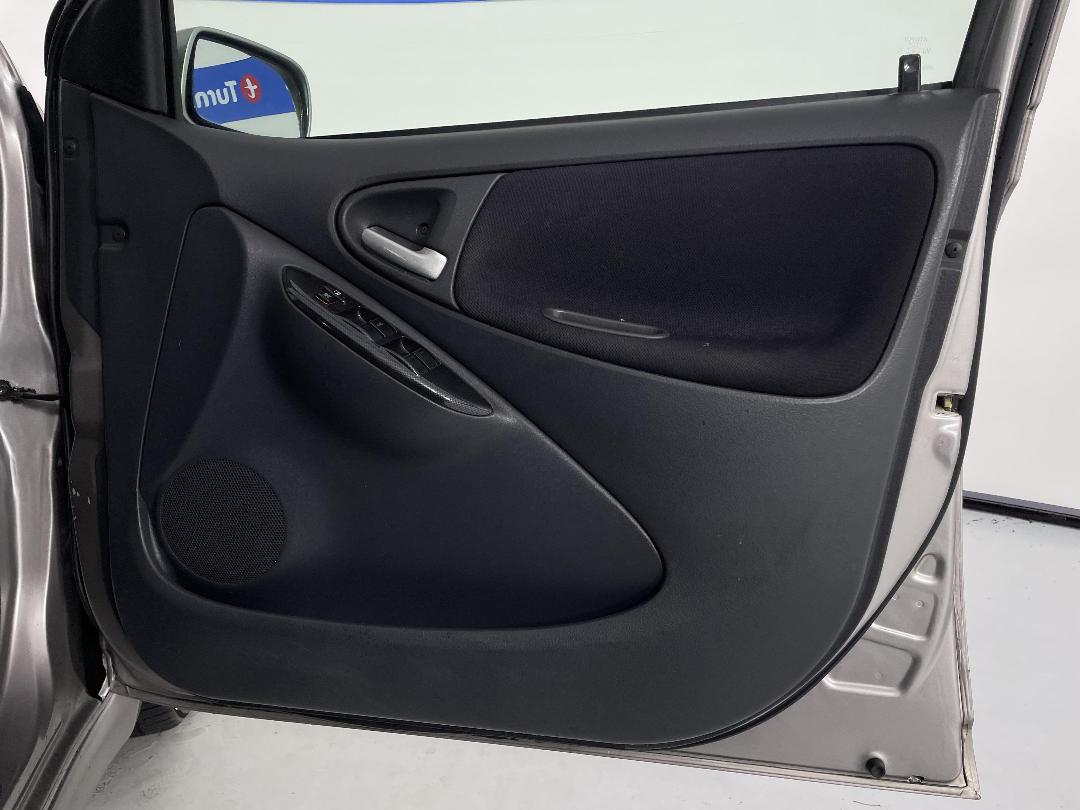 Photo '15' of Toyota Vitz