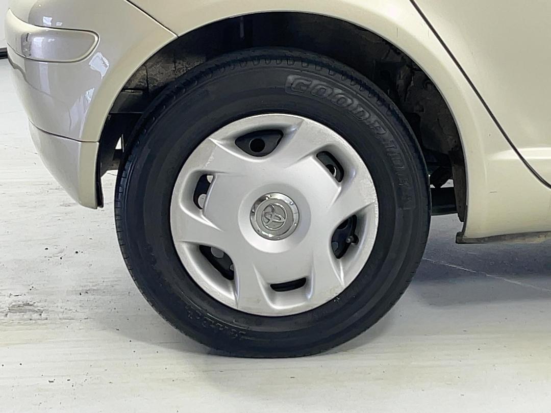 Photo '12' of Toyota Vitz