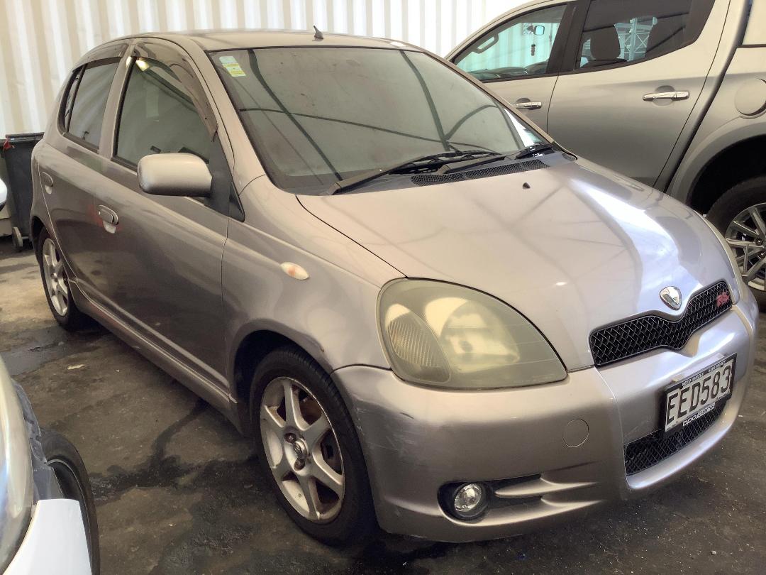 Photo '2' of Toyota Vitz