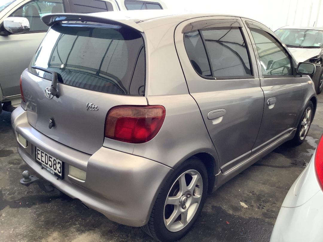 Photo '3' of Toyota Vitz