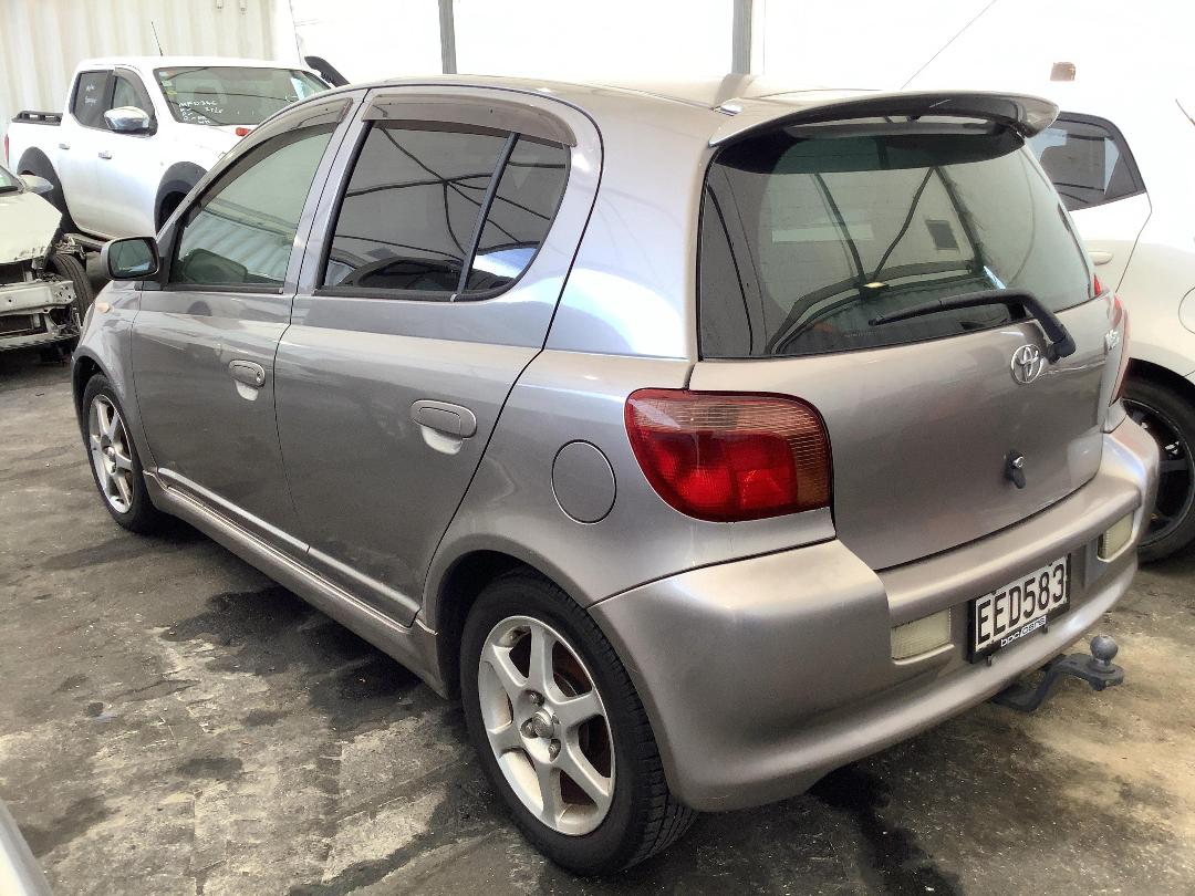 Photo '4' of Toyota Vitz