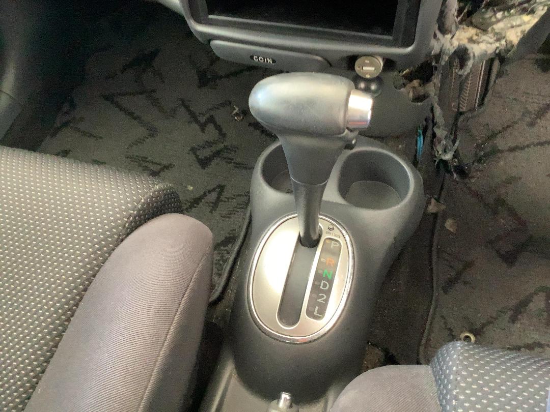 Photo '14' of Toyota Vitz