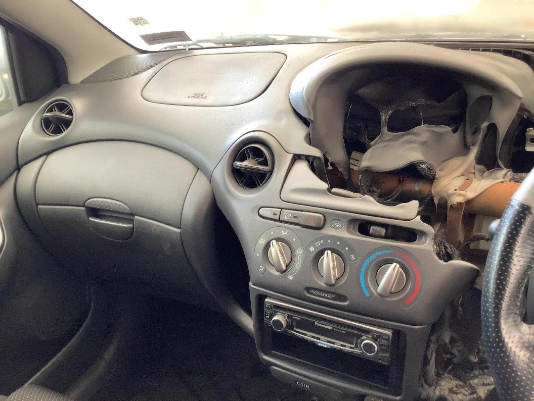 Photo '15' of Toyota Vitz