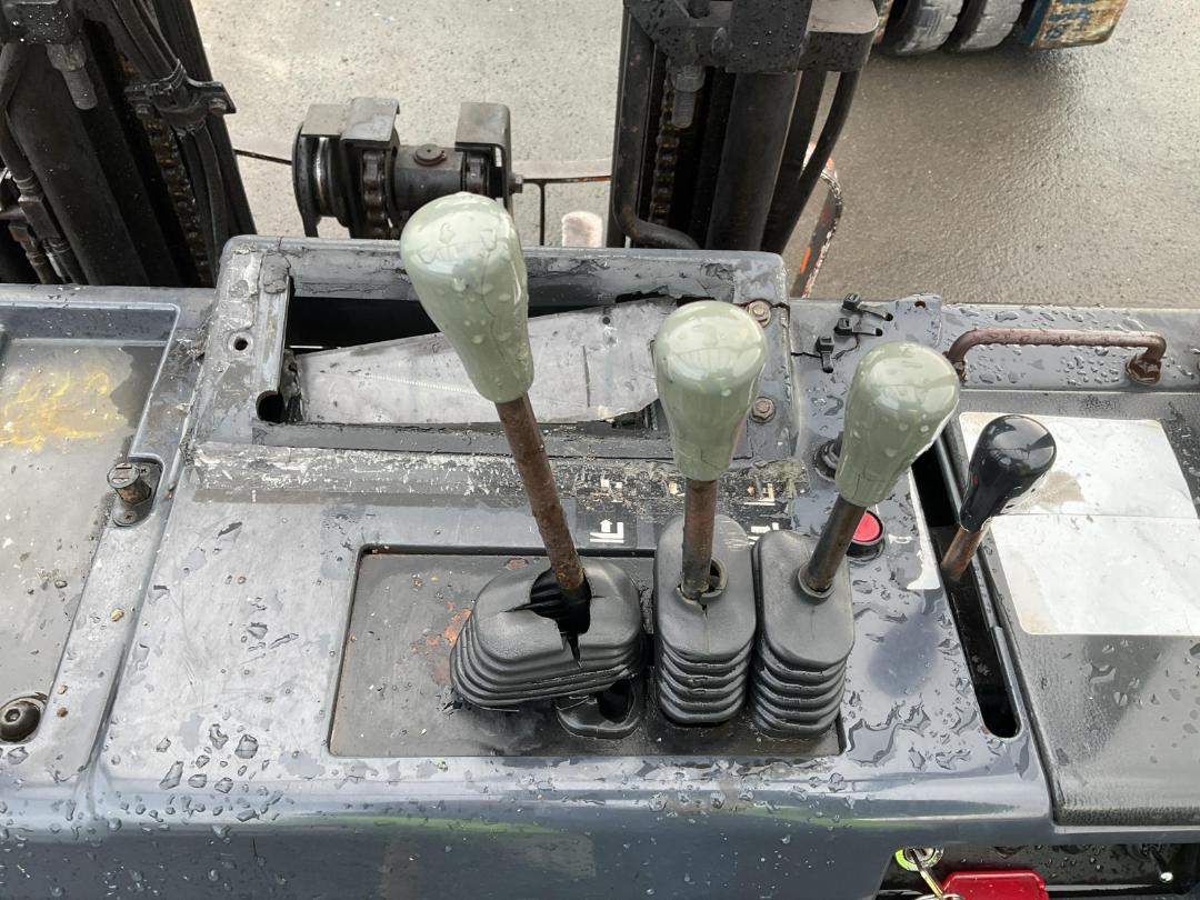 Photo '13' of Yale 61-FBRA15WX Forklift Photo '13' of Yale 61-FBRA15WX Forklift