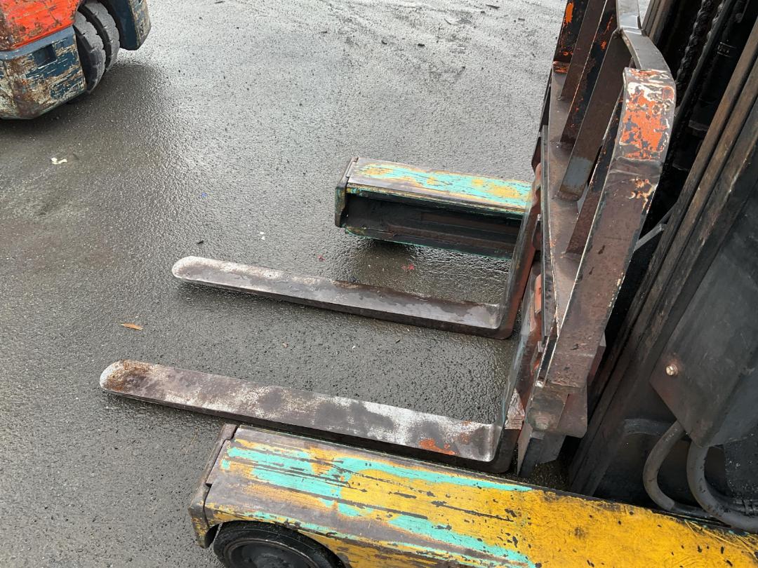 Photo '17' of Yale 61-FBRA15WX Forklift Photo '17' of Yale 61-FBRA15WX Forklift