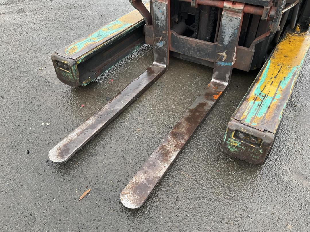 Photo '18' of Yale 61-FBRA15WX Forklift Photo '18' of Yale 61-FBRA15WX Forklift