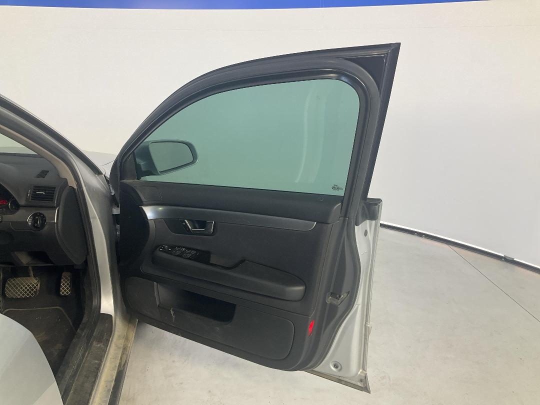 Photo '13' of Audi A4 Photo '13' of Audi A4