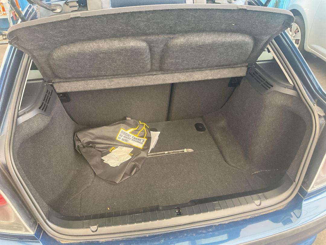 Photo '24' of BMW Compact