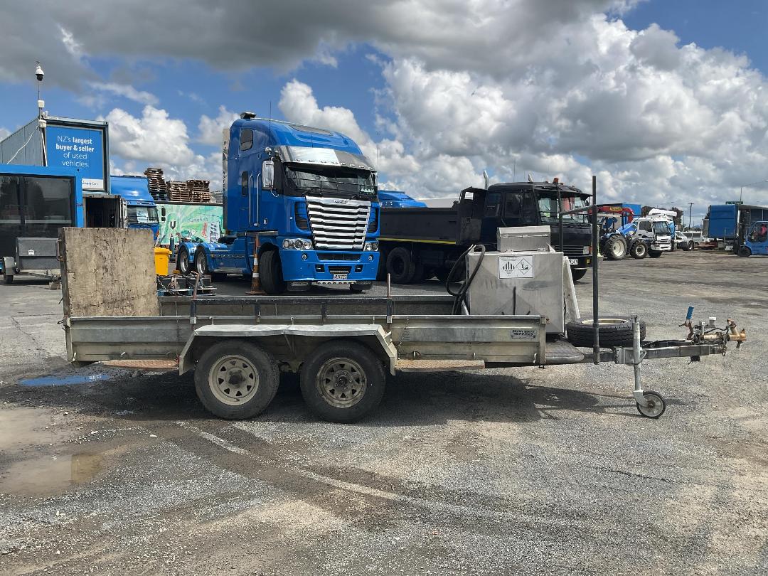 Photo '3' of BRENT SMITH FUEL Flat Deck - Tandem Photo '3' of BRENT SMITH FUEL Flat Deck - Tandem