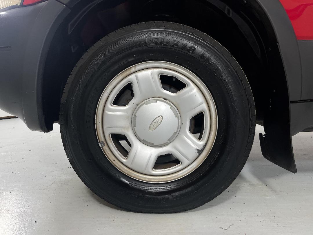 Photo '10' of Ford Escape