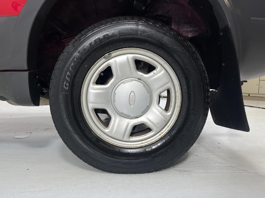 Photo '11' of Ford Escape