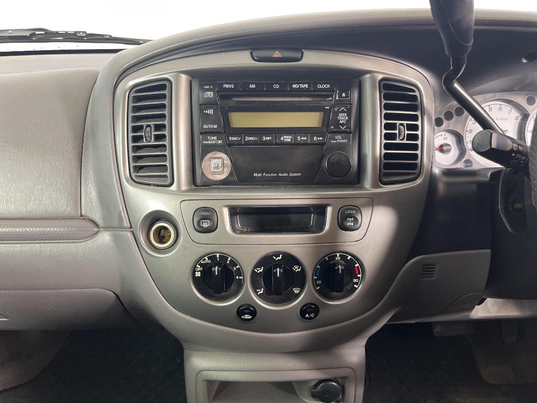 Photo '18' of Ford Escape