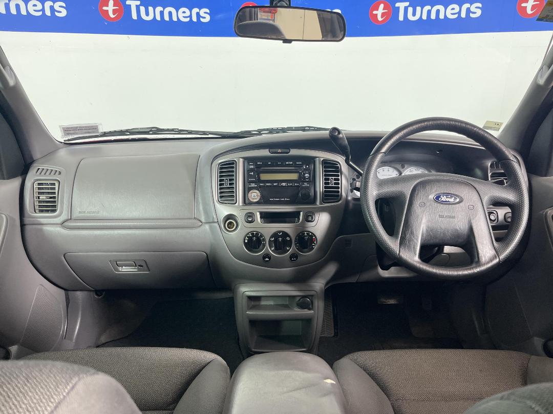 Photo '17' of Ford Escape