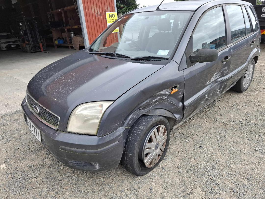 Photo '3' of Ford Fusion 3 Photo '3' of Ford Fusion 3