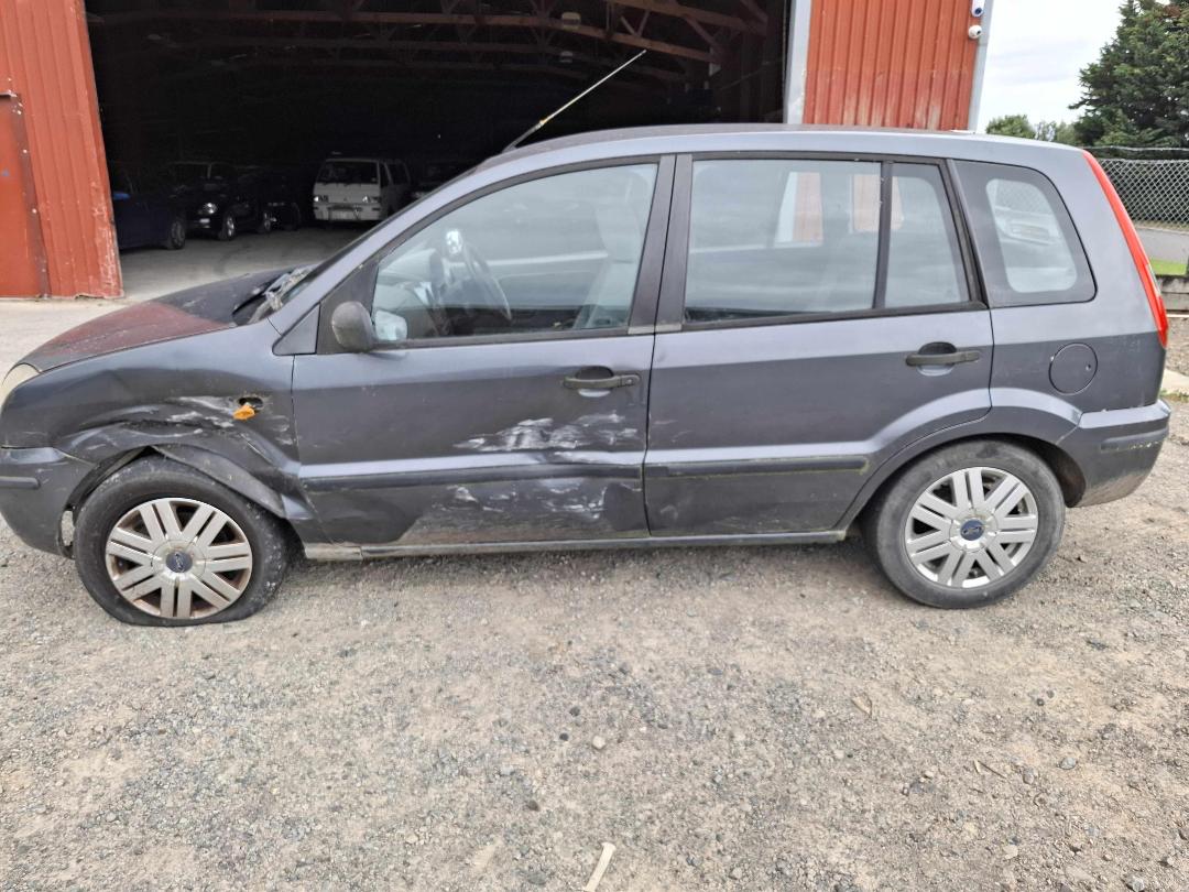 Photo '4' of Ford Fusion 3 Photo '4' of Ford Fusion 3