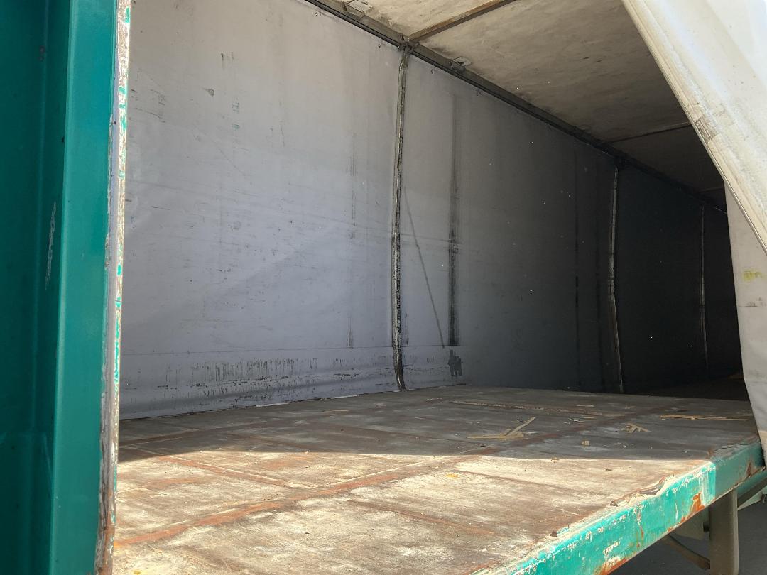 Photo '12' of FRUEHAUF FBC I-S3-13.9 Curtain/Chiller Semi