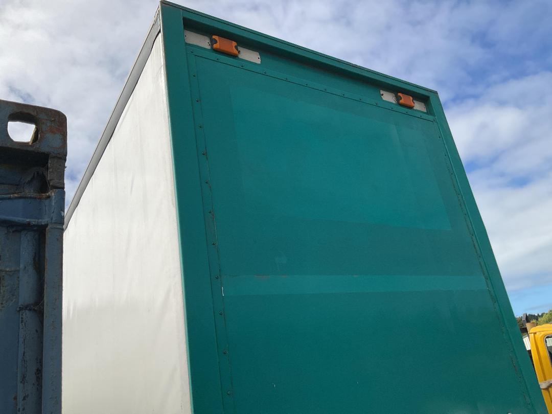 Photo '5' of FRUEHAUF FBC I-S3-13.9 Curtain/Chiller Semi