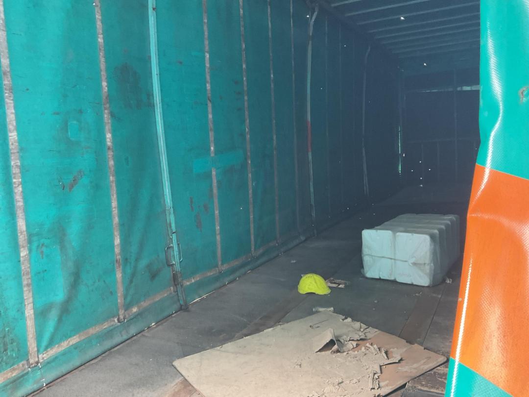 Photo '10' of FRUEHAUF RBC S2S2 9.4 Curtainsider Full