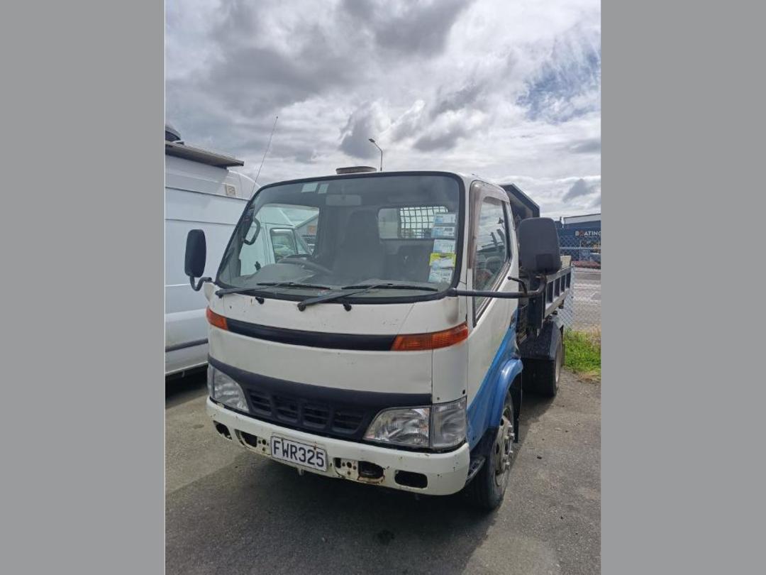 Photo '5' of Hino Dutro Tipper