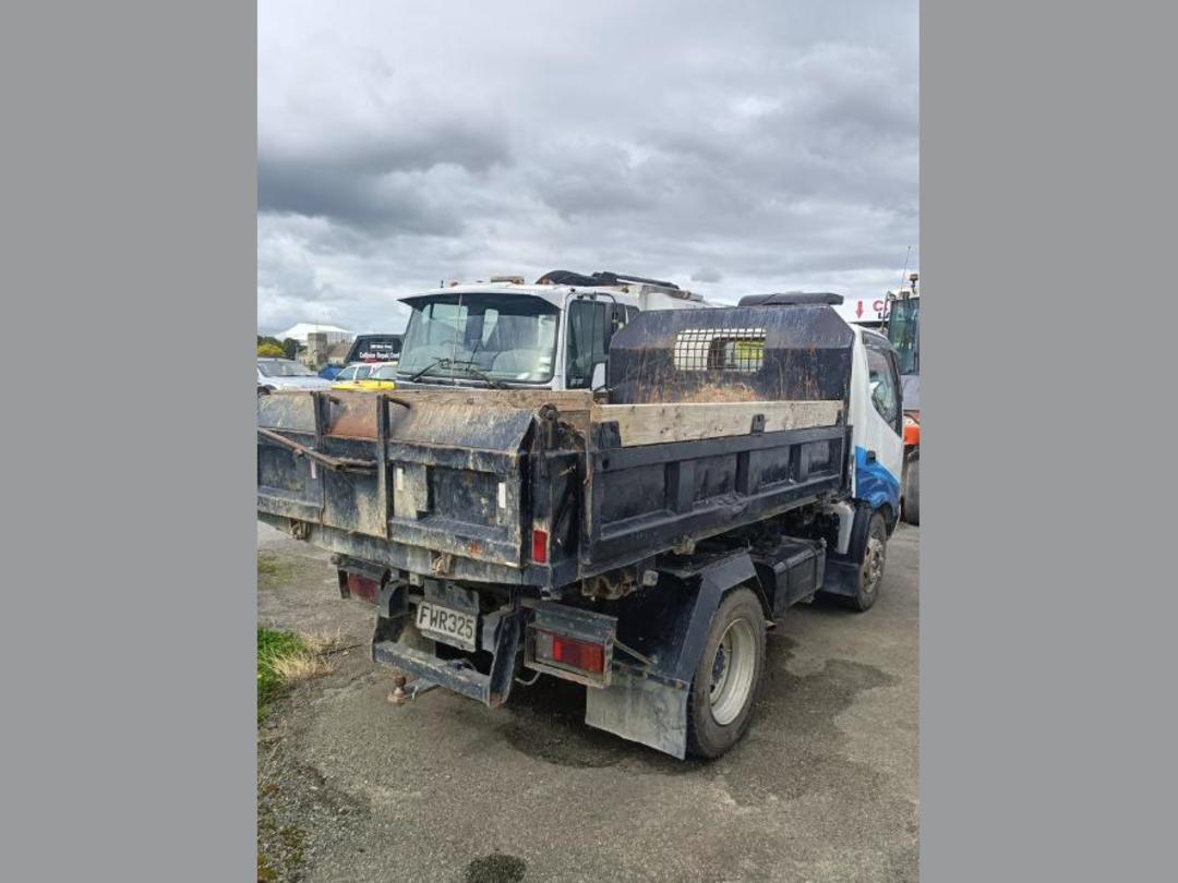 Photo '3' of Hino Dutro Tipper