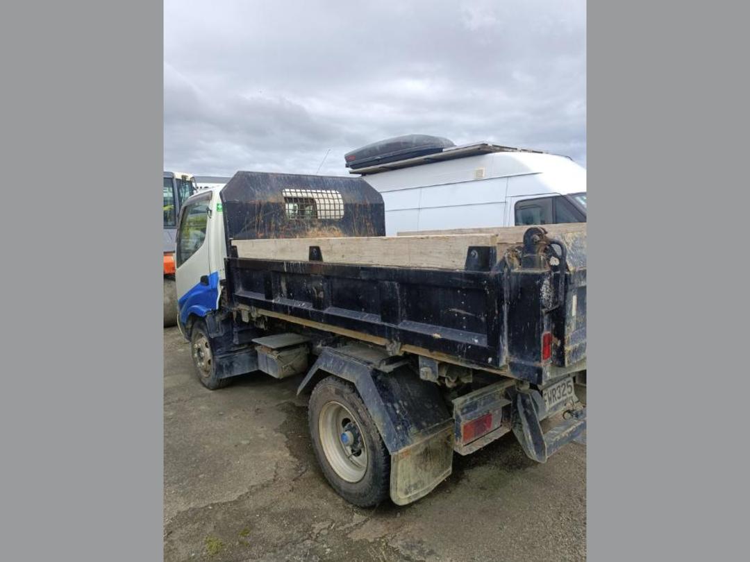 Photo '4' of Hino Dutro Tipper