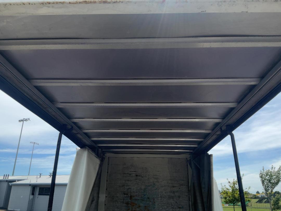 Photo '21' of Hino FD 1JLAG-HAU Curtainsider