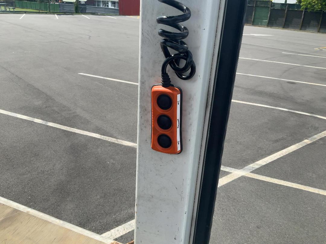 Photo '23' of Hino FD 1JLAG-HAU Curtainsider