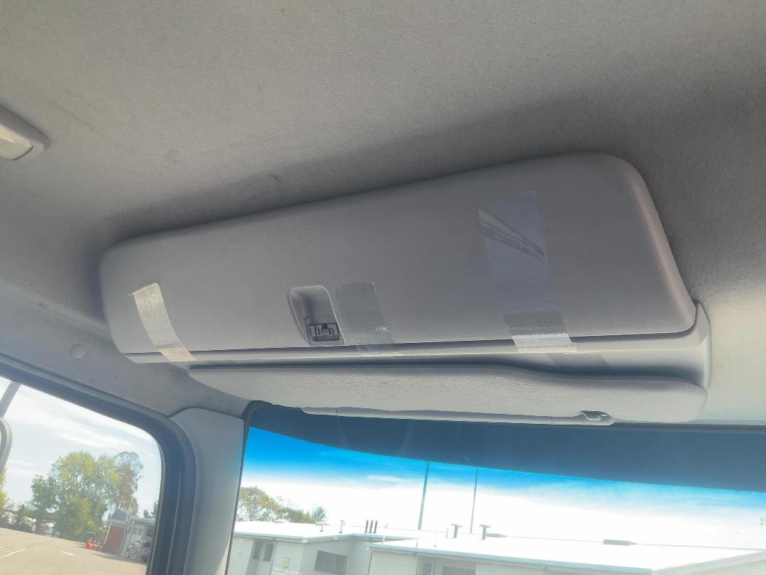 Photo '32' of Hino FD 1JLAG-HAU Curtainsider